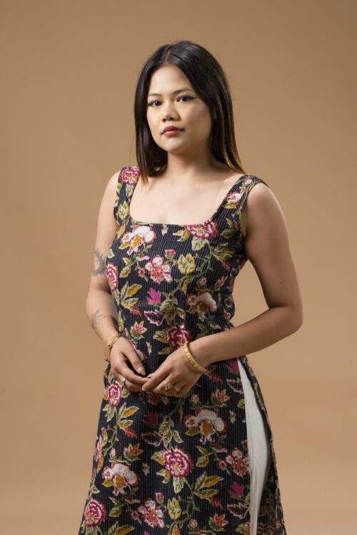 DSC09407_3 Mehek Long (Black Floral)