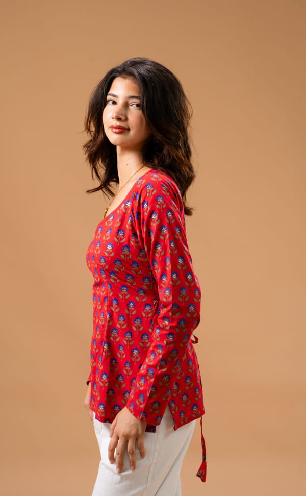 DSC09525 Mahi (Red, V-neck)