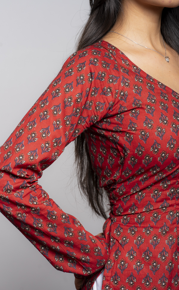 DSC08047 Chameli (Red V-neck)