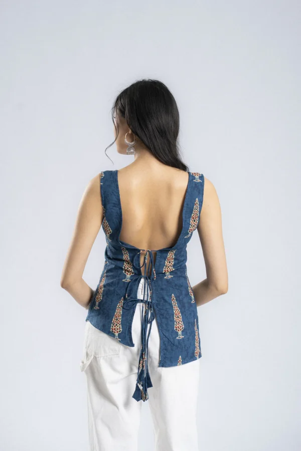Pooh ( It's Backless )
