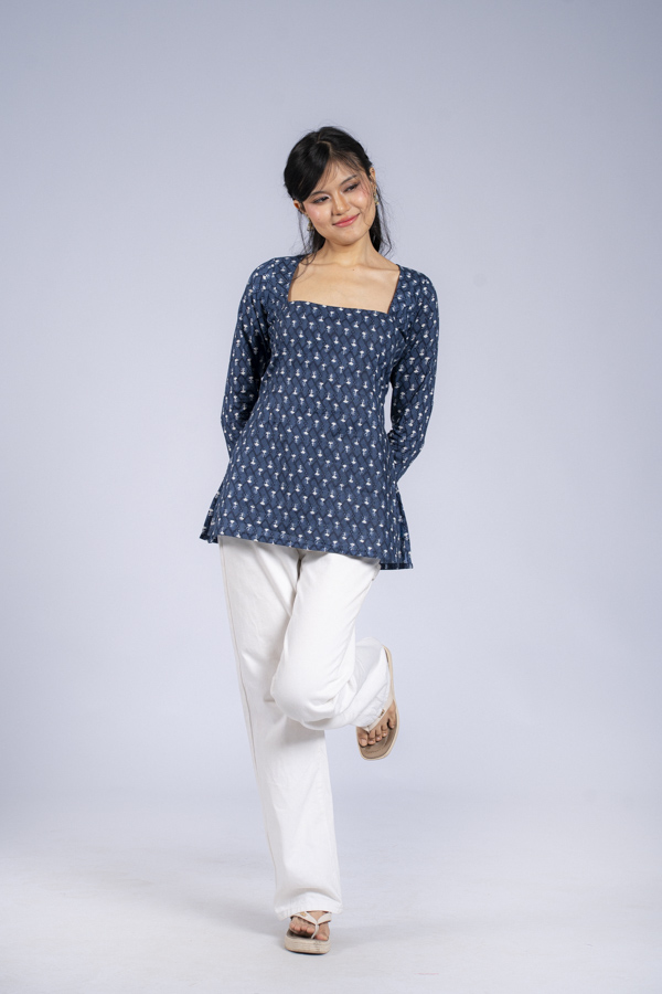 DSC08412 Nila ( Blue )