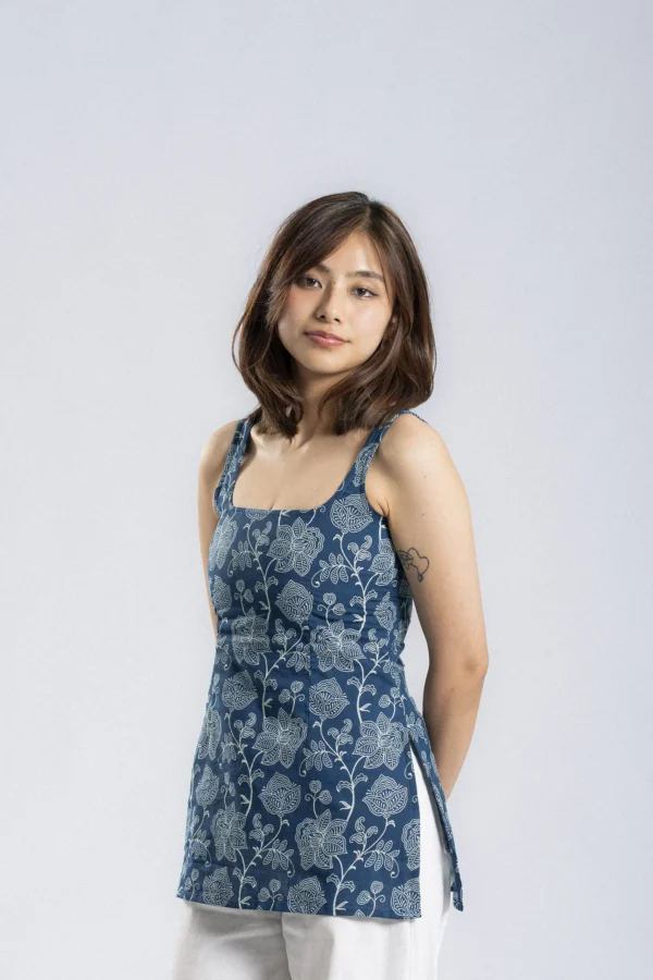 Bella (Blue)
