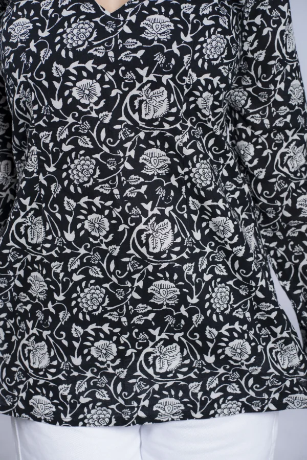 062 Dripti ( Black Floral )