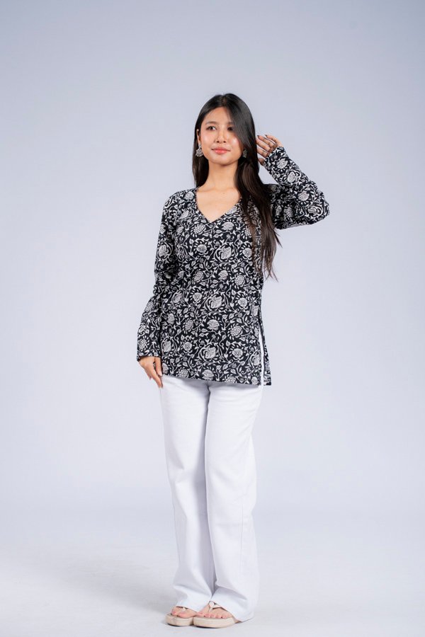 DSC07920 Dripti ( Black Floral )