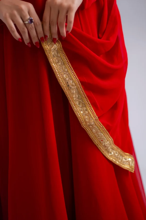 153 Kiara ( Red )